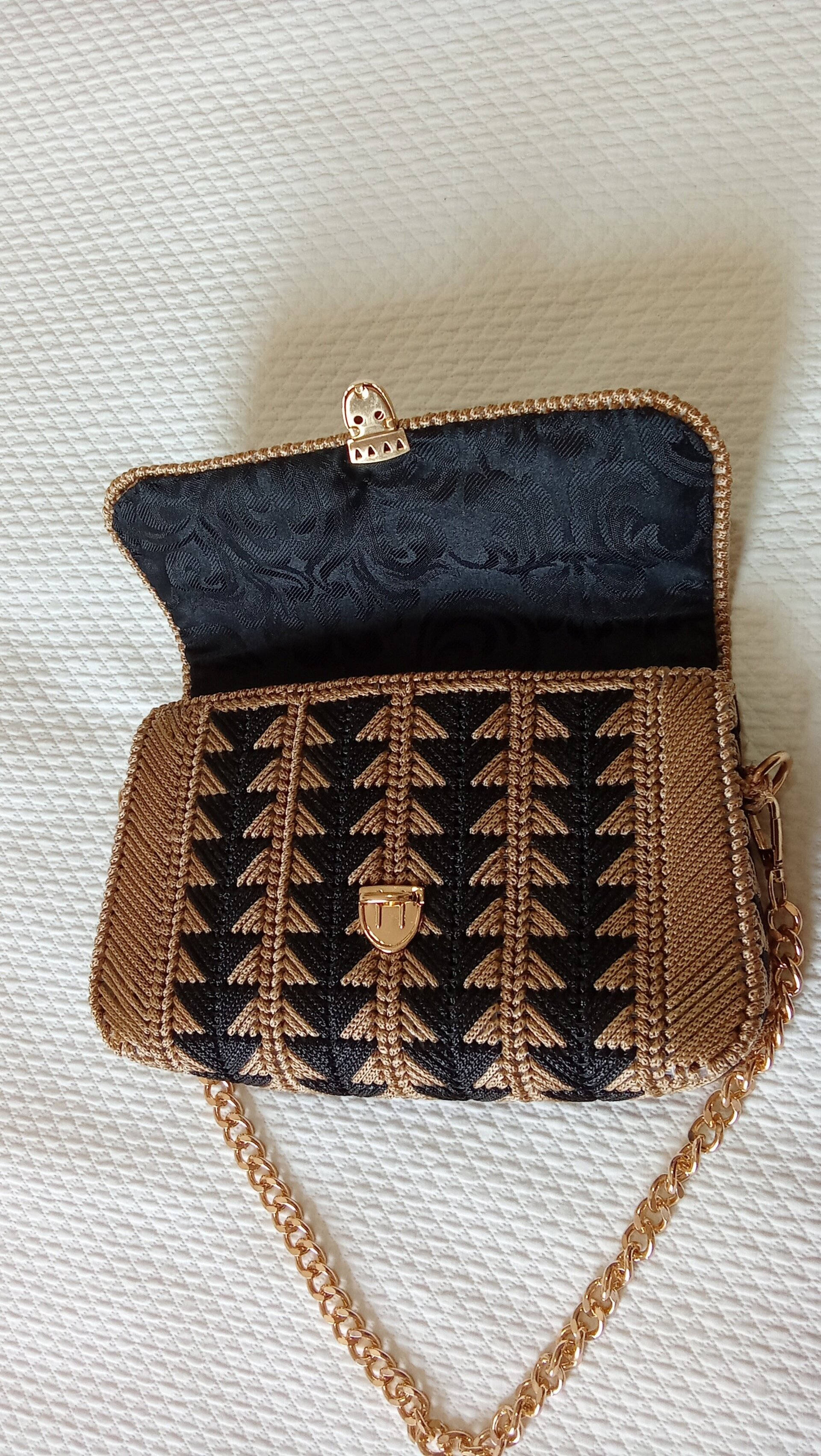 LUCERO DORADO-NEGRO - 4
